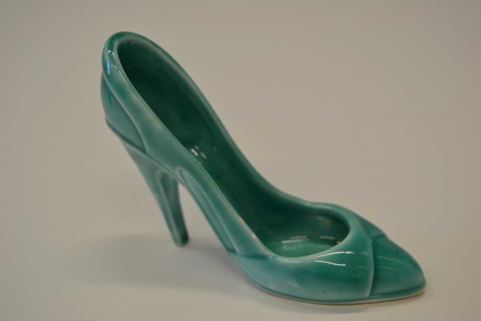 esKITSCHos detall de sabata en miniatura. Museu del Calçat Inca