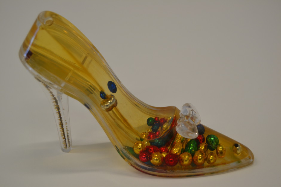 esKITSCHos detall de sabata en miniatura. Museu del Calçat Inca