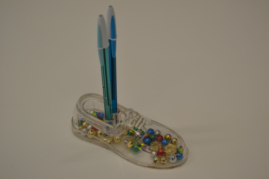 esKITSCHos detall de sabata en miniatura. Museu del Calçat Inca