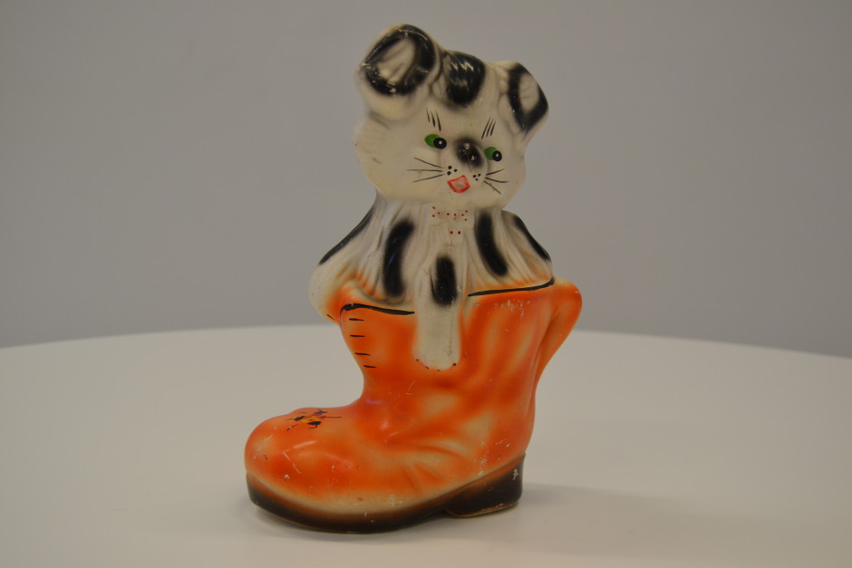 esKITSCHos detall de sabata en miniatura. Museu del Calçat Inca