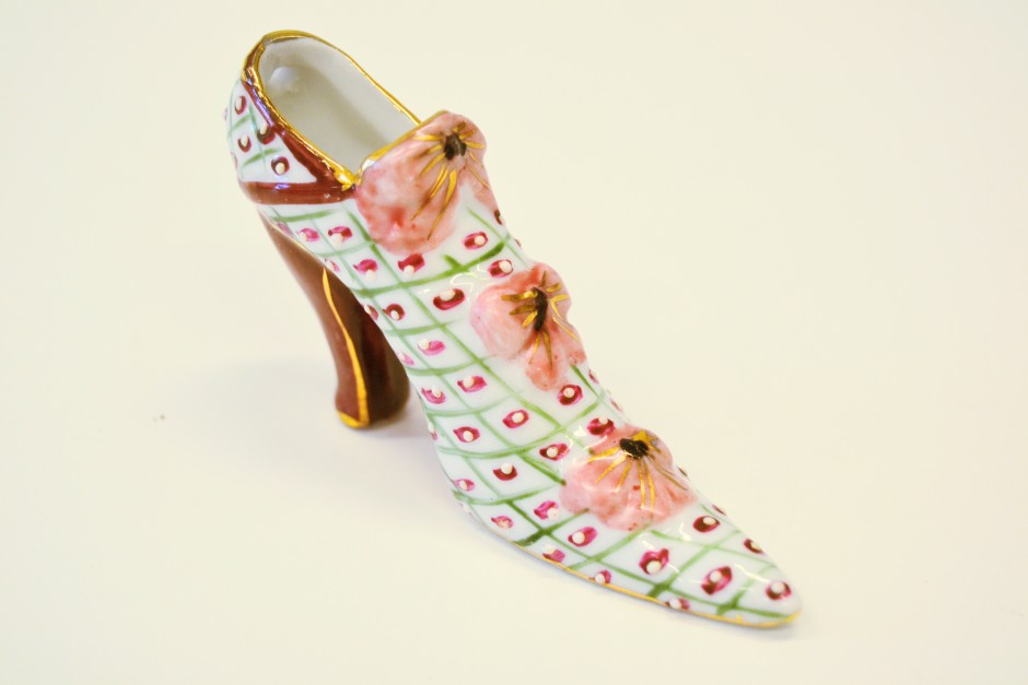 esKITSCHos detall de sabata en miniatura. Museu del Calçat Inca